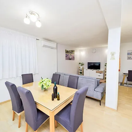 Apartment Klaric-2 By Interhome