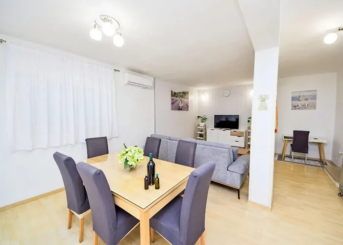 Appartement Klaric-2 By Interhome